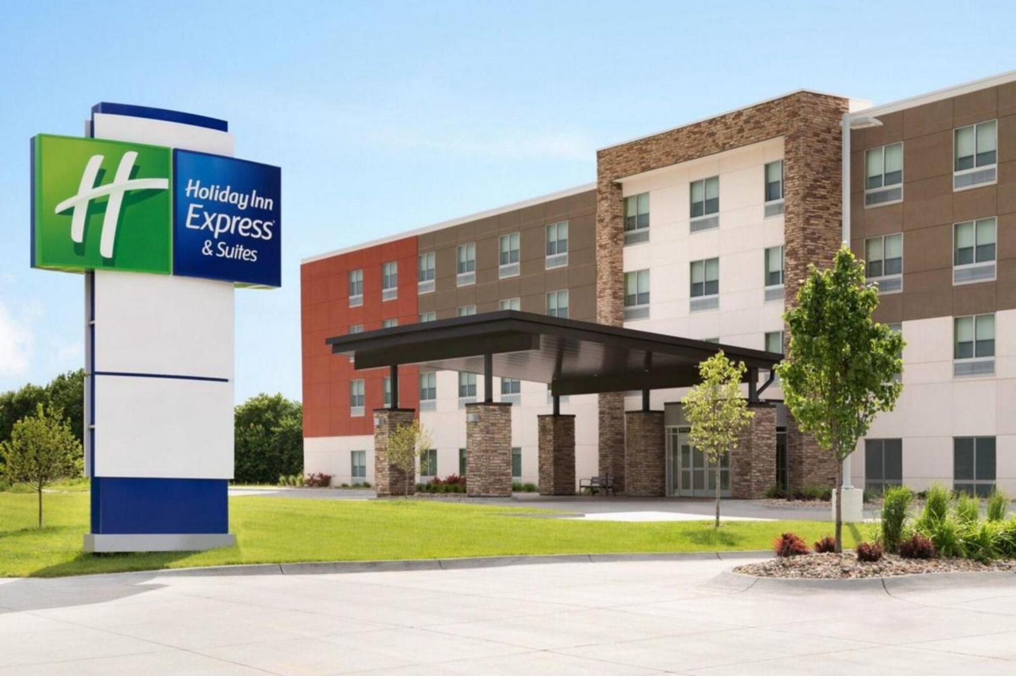 Holiday Inn Express & Suites Mansfield - Ontario By Ihg Екстериор снимка